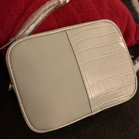 Victoria secret shoulder bag - Picture 2 of 6